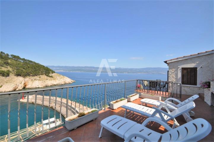 Vrbnik, detached stone house 20m from the sea! ID 383