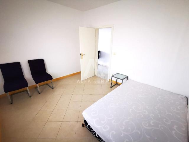 Malinska, apartman sa okućnicom 200 m od plaže!! ID 485