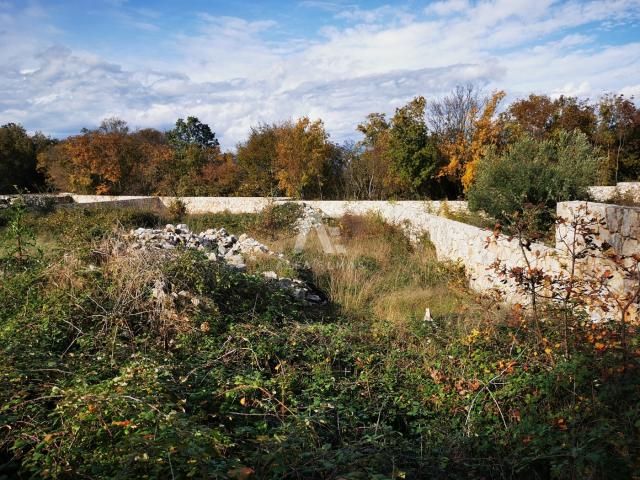 Dobrinj, Umgebung, Baugrundstück von regelmäßiger Form in ruhiger Lage!! ID 491