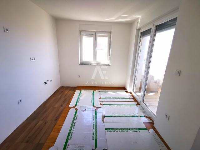 Sale of an apartment with sea view, 86 m2 in Malinska - ID 543