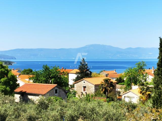 Sale of an apartment with sea view, 86 m2 in Malinska - ID 543