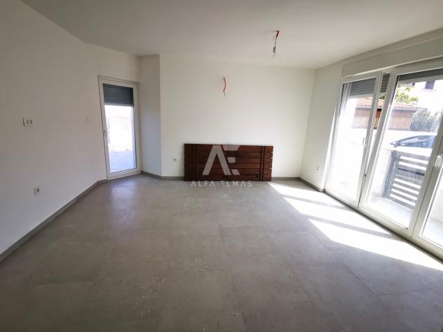 Apartment in Malinska with a garden and parking! ID 556