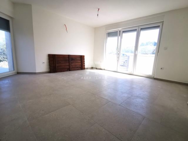 Apartment in Malinska with a garden and parking! ID 556