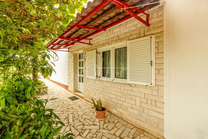 Langzeitmiete eines Hauses in ruhiger Umgebung mit wunderschönem Blick auf das Meer