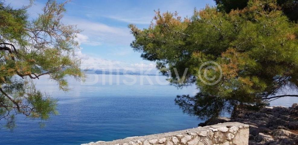 Hvar, Gdinj - građevinsko zemljište 1. red do mora