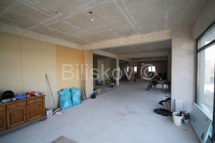 Kaštela, Kaštel Štafilić, poslovni prostor uz cestu, 250m2