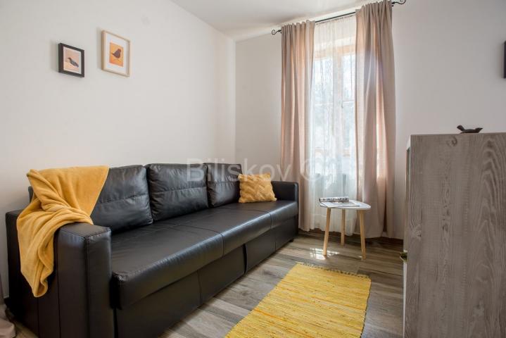 Prodaja, Plitvička jezera, samostojeća kuća, 4 apartmana, parking