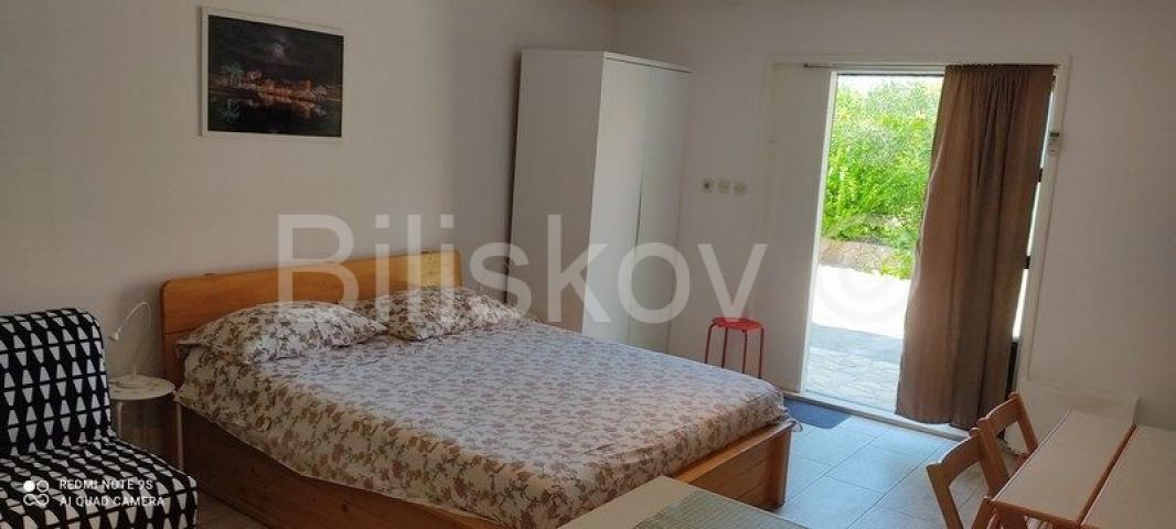 Hvar, Vrboska kuća sa 4 jedinice, 1300 m2 