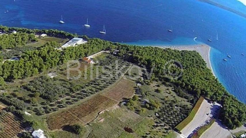 Brač, Bol, poljoprivredno zemljište površine 1180 m2