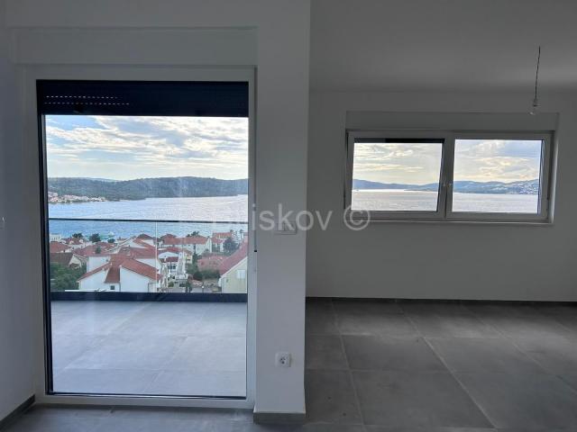 Trogir, Čiovo, novogradnja s 10 stanova, pogled, lift