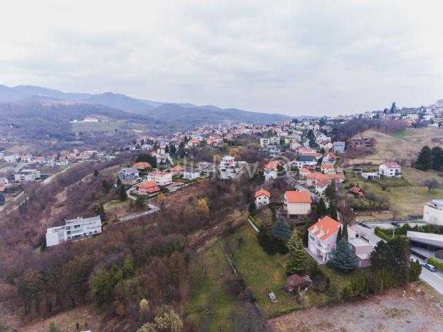 Samostojeća obiteljska kuća na dominantnoj parceli 4. 359m2