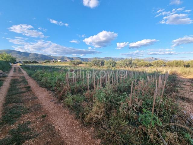 Kaštel Štafilić, građ. zemljište 1. red do mora M5 zona