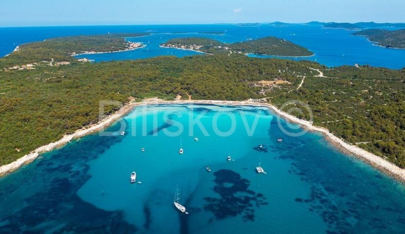 Dugi otok, Soline, prodaja zemljište 5000m2, 90m od mora