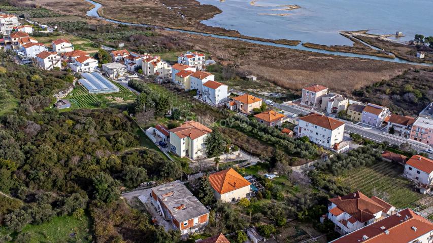 Prodaja, Trogir, građevinsko zemljište s projektom