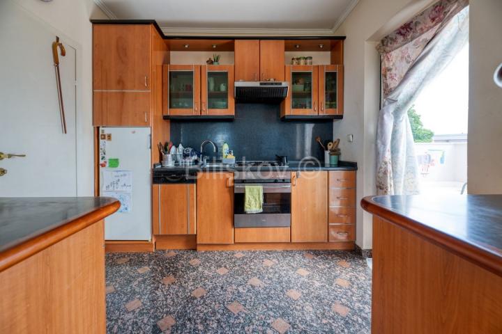 Prodaja, Zagreb, Trsje, 5-soban stan, garaža 21, 49m2