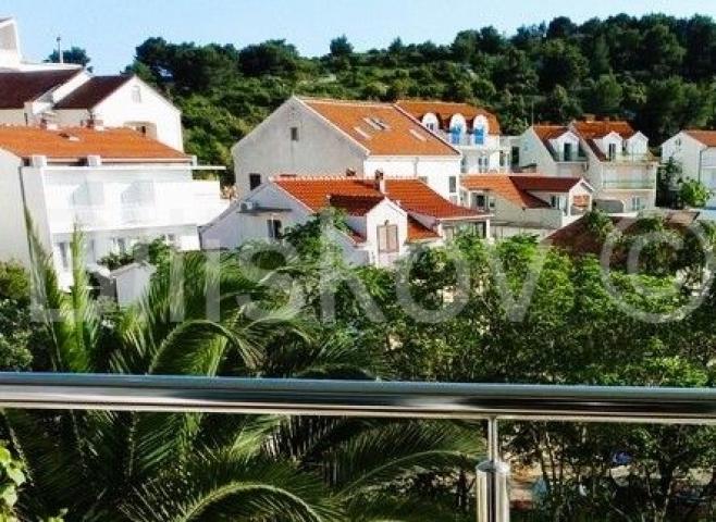 Hvar, otok Hvar - dva apartmana s parkingom u zgradi