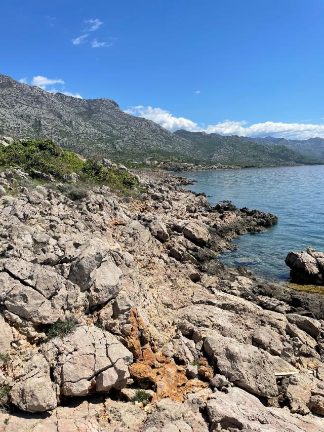 Prodaja građ. zemljište 1. red do mora 170. 000m2, Karlobag