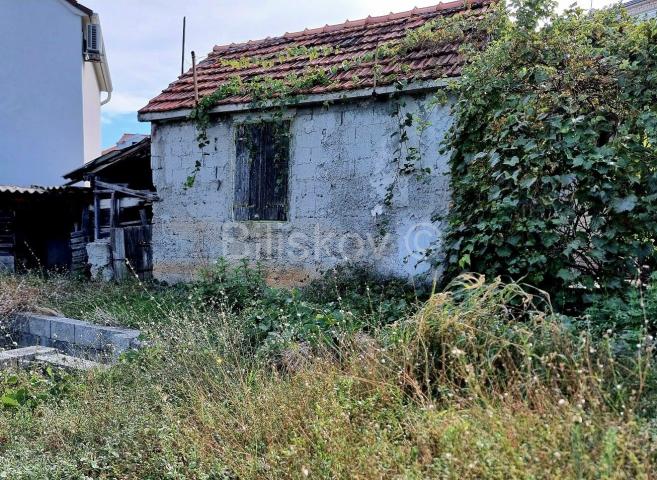 Trogir, dvojna kuća u blizini centra grada, prodaja