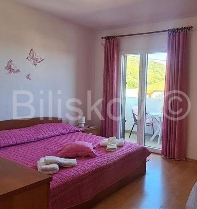 Hvar, Zavala,  dvosoban stan 68, 5 m2, studio apartman 24m2 i soba 16m2