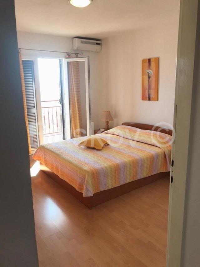 Hvar, Zavala,  dvosoban stan 68, 5 m2, studio apartman 24m2 i soba 16m2