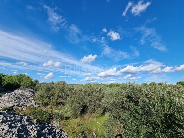 Vodice, zemljište poslovne namjene 1521m2, prodaja