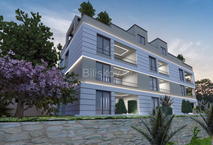 Novogradnja, Opatija, 3-soban stan, 1GPM, vrt 73, 52m2