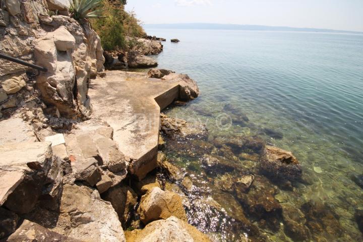 Stobreč, prodaja kuća, direktan izlaz na plažu