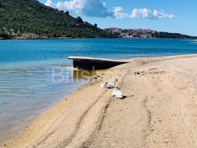 Šibenik, Rogoznica stan 121 m2,  1. RED UZ MORE 