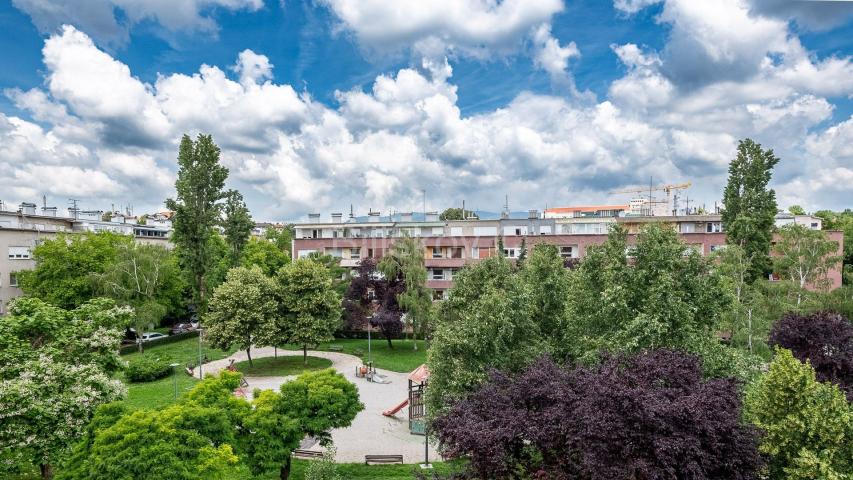 Prodaja, Zagreb, Maksimir, uređen dvosobni stan sa pogledom na park