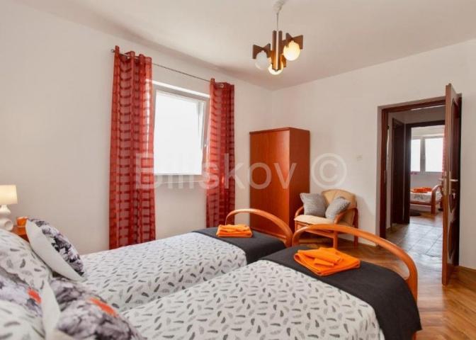 Čiovo, apartmanska kuća 1. red do mora