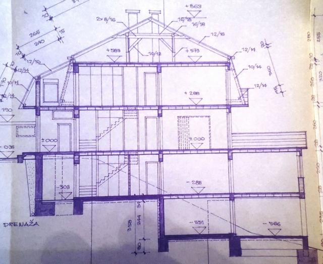 Šalata, Zelenjak, velika obiteljska kuća 500m2