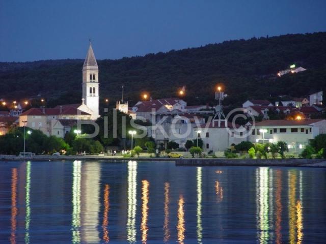 Brač, Supetar, Hotel i stan u potkrovlju