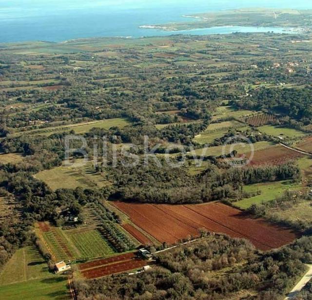 Ližnjan, građevinsko-turističko zemljište