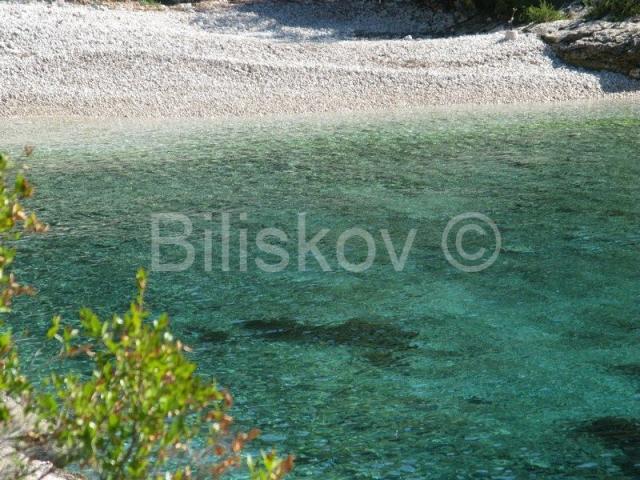 Korčula 1. red moderna vila s bazenom, vez za brod, prodaja