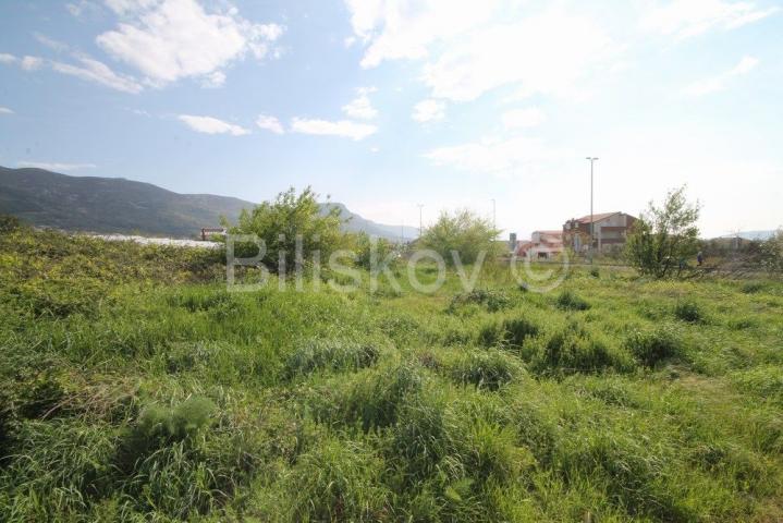 Kaštela, Kaštel Stari, građevinsko zemljište površine 1. 500 m2. 