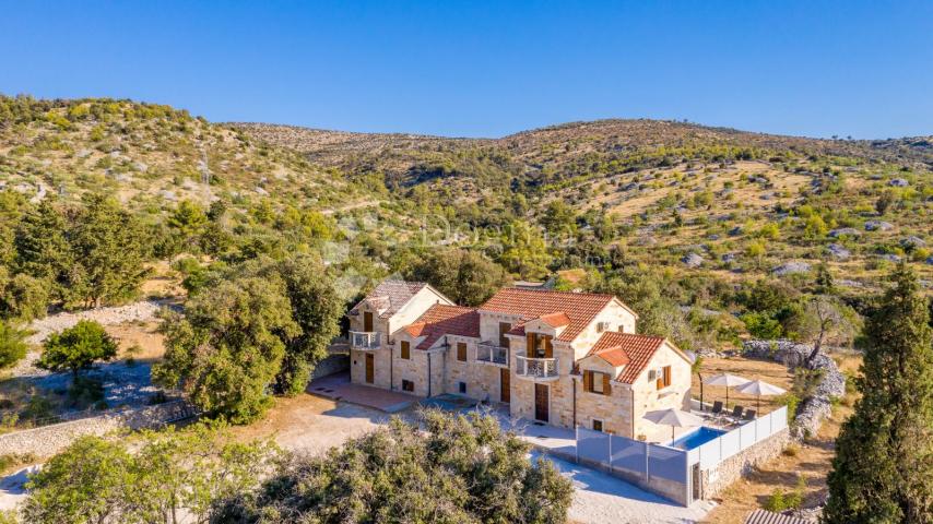 House Dračevica, Nerežišća, 100m2