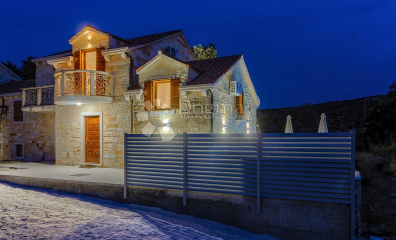 House Dračevica, Nerežišća, 100m2