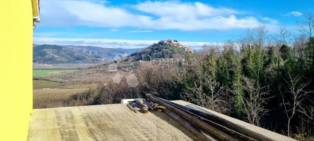 Kuća s prekrasnim pogledom na Motovun