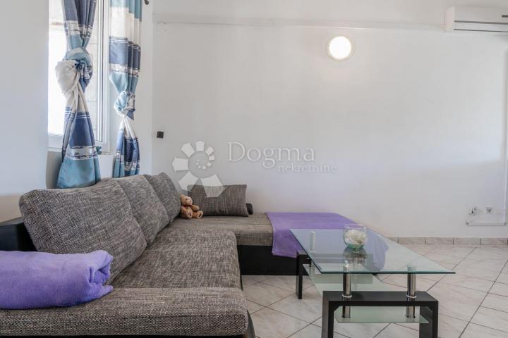 Apartmanska kuća sa 6 apartmana