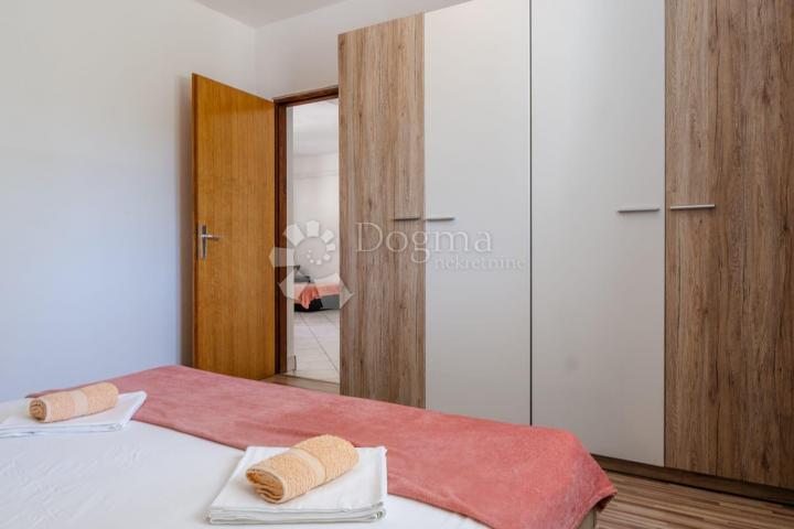 Apartmanska kuća sa 6 apartmana