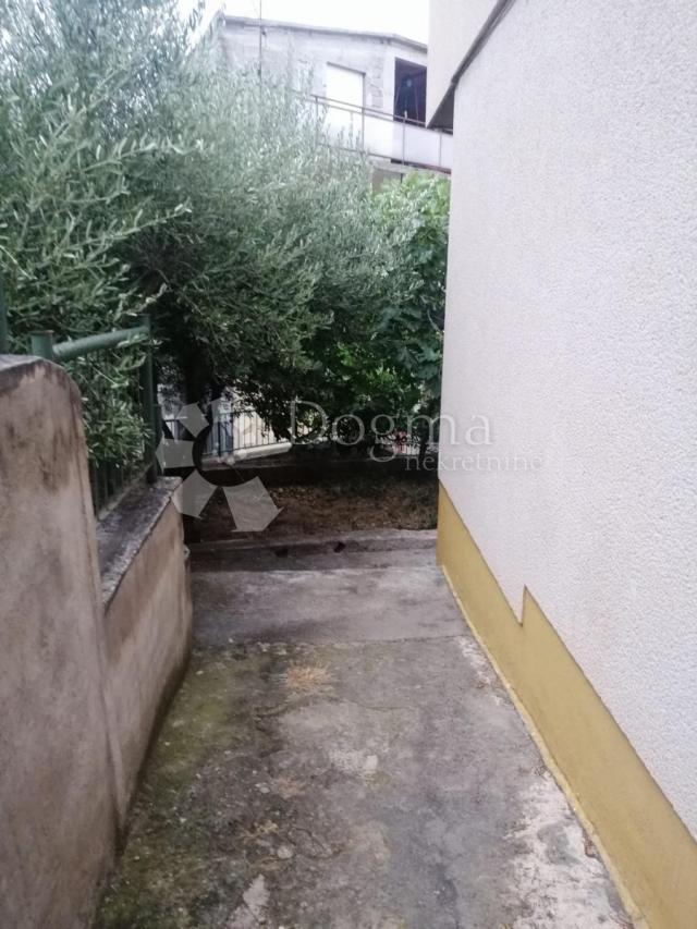 Flat Grad, Šibenik, 61,80m2