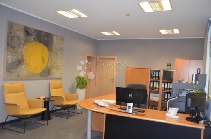 Business premise Centar, Rijeka, 3.664,34m2