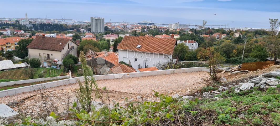 Zemljište na Kozali sa panoramskim pogledom na Kvarner