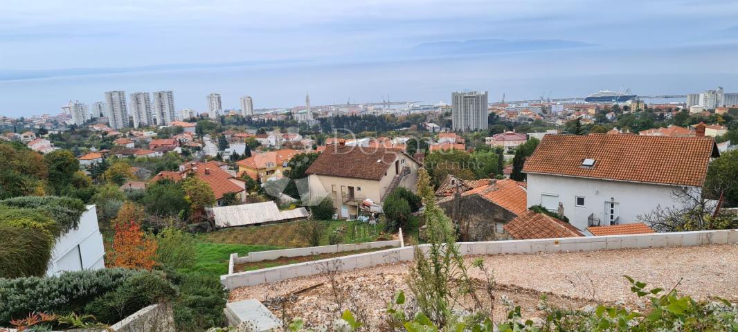 Zemljište na Kozali sa panoramskim pogledom na Kvarner