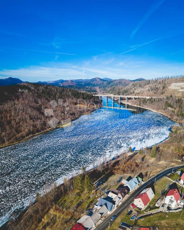 Grundstück Fužine, 18.000m2