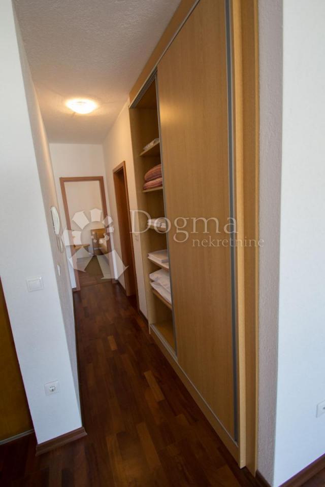 Apartment Okrug Gornji, Okrug, 65m2