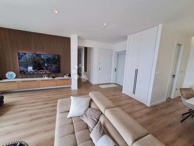 Opatija luksuzni penthouse sa bazenom 