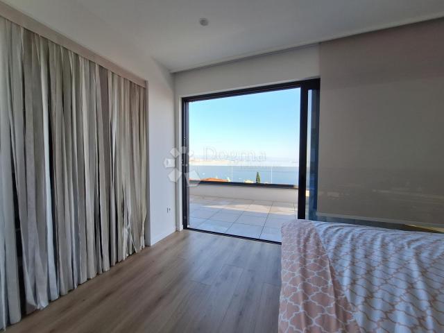 Opatija luksuzni penthouse sa bazenom 