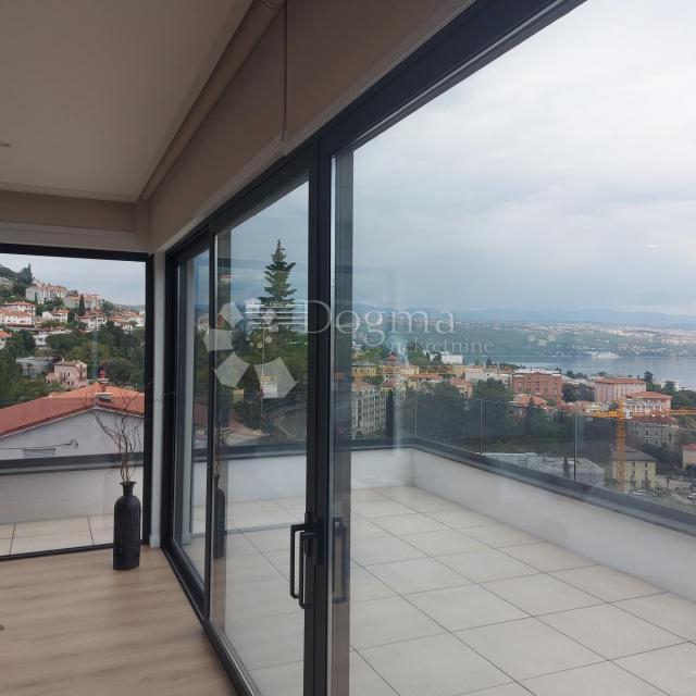 Opatija luksuzni penthouse sa bazenom 