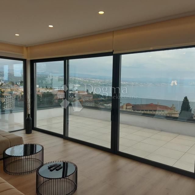 Opatija luksuzni penthouse sa bazenom 